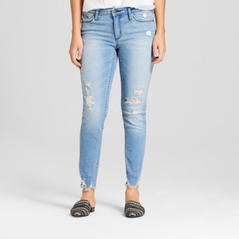 Distressed Skinny Jeans